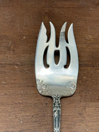 BRIDES BOUQUET by Alvin Silverplate Hard to Find Serving FORK 1908 - Picture 2 of 6