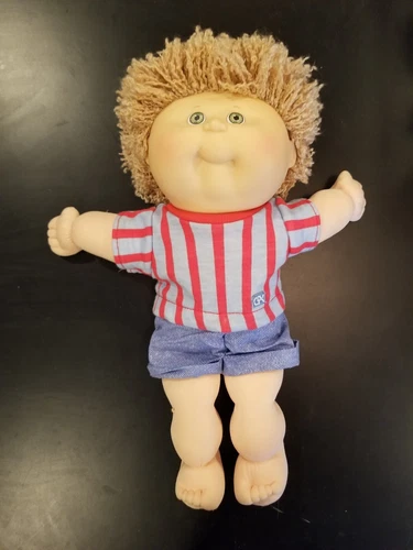 Hasbro Cabbage Patch First Edition 1990  Crooked Smile Boy !