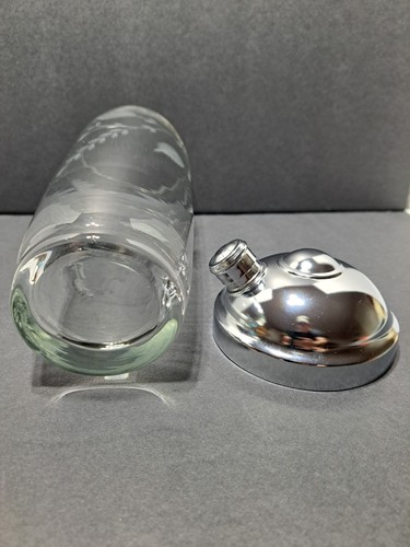 Vintage MCM Cocktail Shaker Etched Leaves and Vines Glass & Chrome 10.5" - Picture 3 of 10
