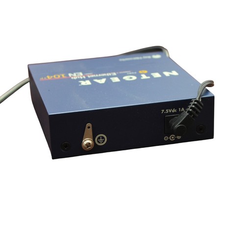 Netgear EN104TP 4-Port 10 Mbps Ethernet Hub with Uplink Button & Power Supply - Photo 3/6