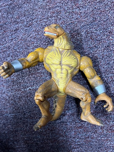 1998 Toy Biz Marvel Super-Villains The Vault Stegron Action Figure - Picture 3 of 4