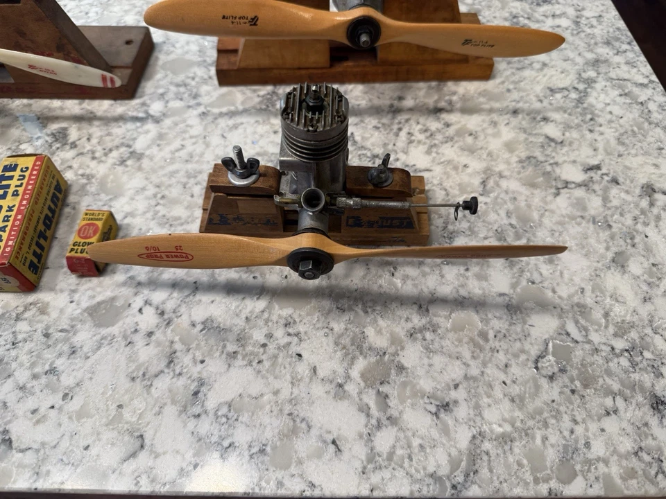 Motores de gas Fox modelo 35-59 Enya modelo 29 Foto 4 de 4