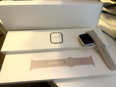 Apple Watch Series 7 41mm Starlight Aluminum Case/Silicone Band 32GB Unlocked