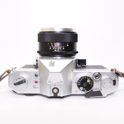 Yashica TL Electro X with 50mm f/1.7 lens, case and strap - Picture 8 of 8
