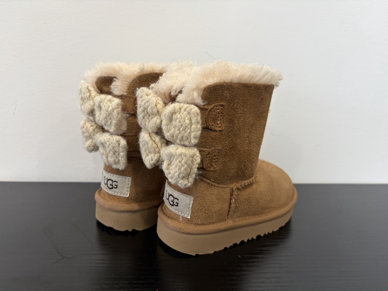 UGG Bailey Bow Knit Bows Toddler Girls Boots US 6T Sheepskin/Shearling Chestnut