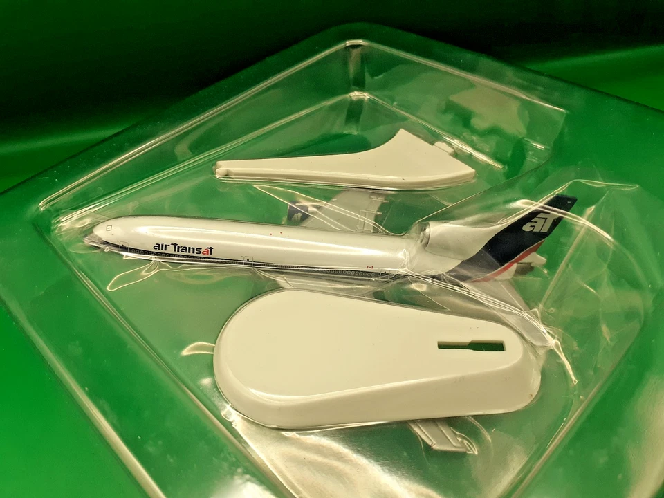 SCHUCO STAR JETS WINGS METAL AIR TRANSAT LOKHEED L-1011-200 1/500 - Immagine 3 di 4