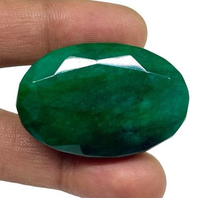 Selene Gems Lose Smaragd Anhänger Oval Facettiert 144.4 Cts Natürlich