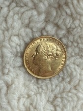 Rare London Mint 1876 GB Queen Victoria Full Sovereign 22ct Gold Coin XF Grade