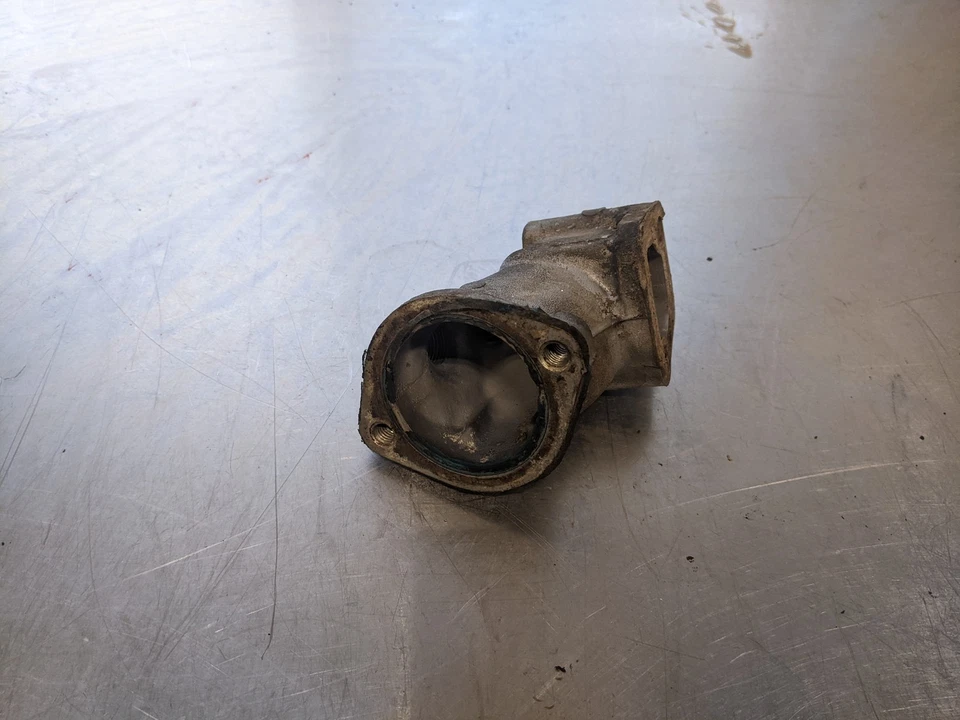 Rear Thermostat Housing For 93-94 Isuzu Amigo  2.6 - Image 4 of 4