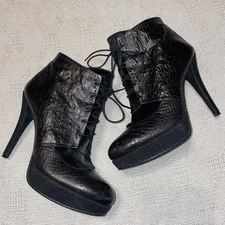 Stuart Weitzman Stiletto Booties Womens Sz 7 M Black Ostrich Leather Going Out