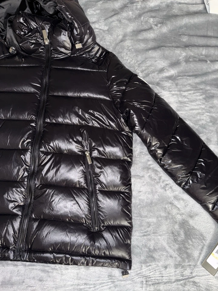 Chaqueta acolchada con capucha Guess para mujer negra brillante talla pequeña nueva con etiquetas Foto 3 de 4
