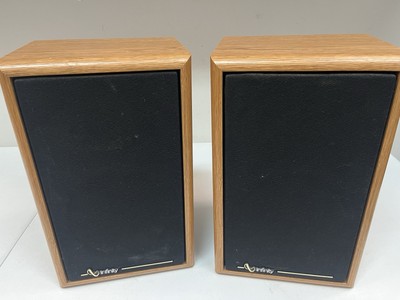 Vintage 14 1/4'' Infinity 2-Way RS-225 Wooden Bookshelf Speakers Working!
