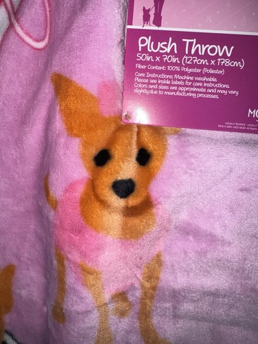New Legally Blonde Pink Bruiser Woods Chihuahua Dog Throw Blanket 50x70 Movie - Picture 3 of 5