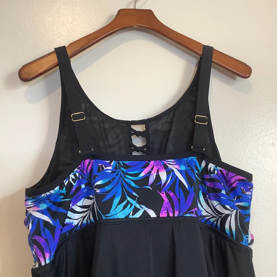 Trajes de baño para todas las tallas 22 hojas florales acolchado traje de baño de una pieza cuello hundido Foto 4 de 4