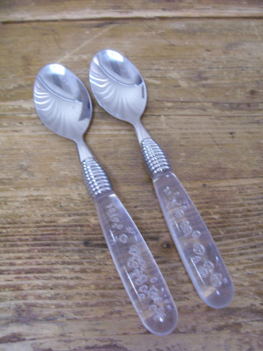 Gibson Stainless 2 Place Spoon Clear Acrylic Plastic Controlled