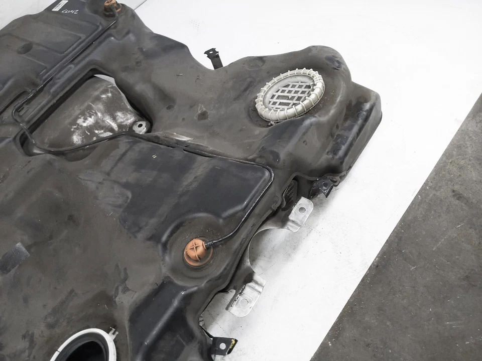 Tanque de combustível Audi A6 2006-2011 gasolina - 4F0-201-060-S - Imagem 3 de 4