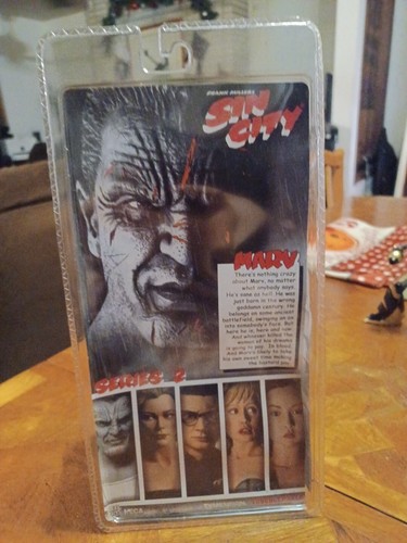 Figura de acción NECA SIN CITY Serie 2 Marv - Corte, blanco y negro Frank Miller - Imagen 2 de 2