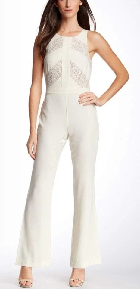 Mono Taylor Floral Encaje Inserto Crepé Acampanado Color Marfil Talla 10, 8, 6, 4, 2 Foto 4 de 4