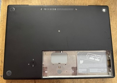 Apple MacBook BLACK 13-inch July 2006 2GHz Intel Core Duo (MA472LL
