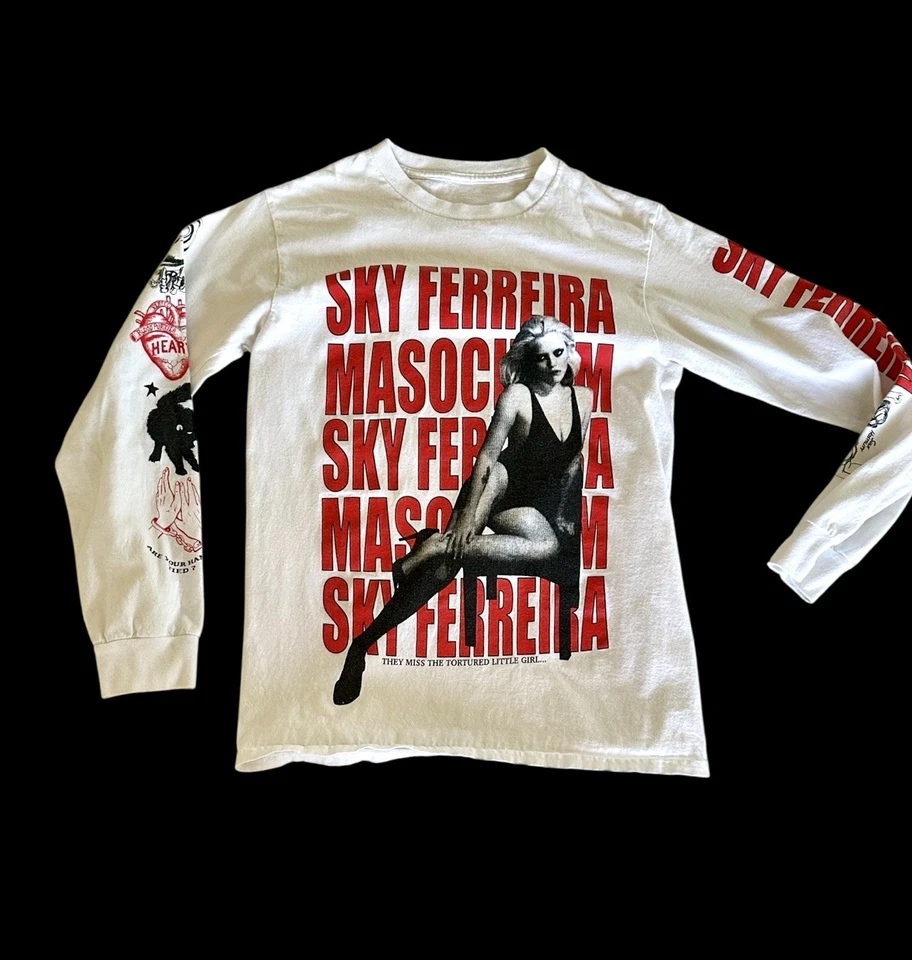 Camiseta Manga Larga Sky Ferreira Masoquismo Tour Talla Pequeña/Mediana Envejecida Años 2000’s Foto 3 de 4