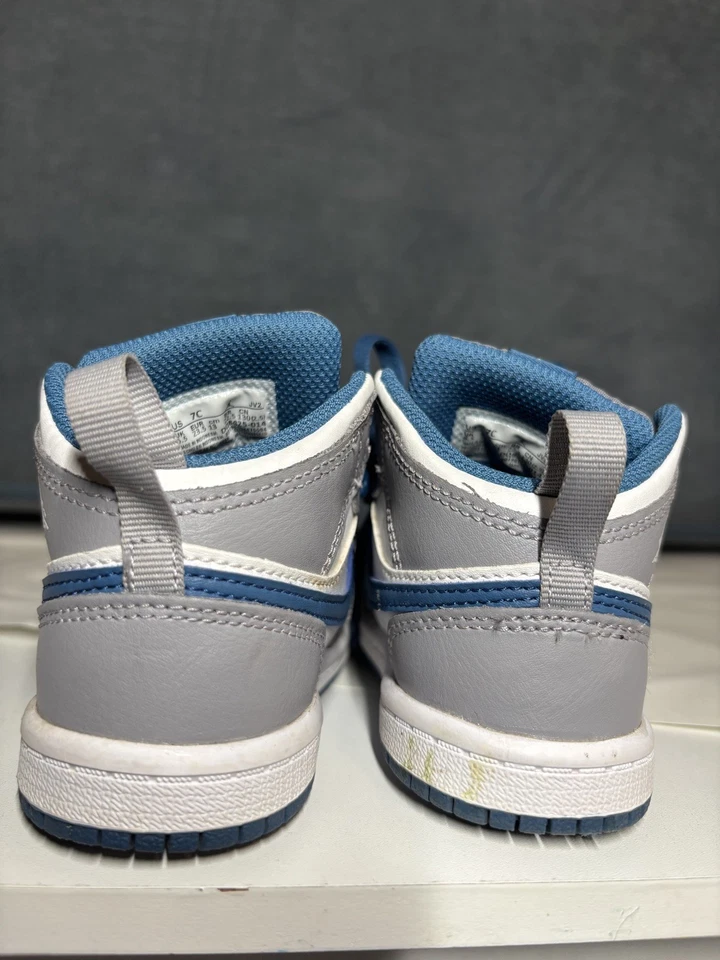 Nike Air Jordan 1 Mid TD Niño Pequeño Talla 7C Gris Cemento Azul Verdadero  Foto 4 de 4