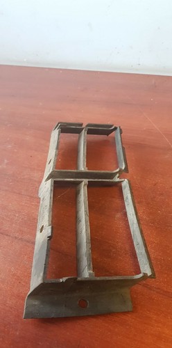 BMW E39 Stoßstange Grill vorne links 8235673