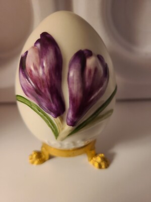 Vintage Goebel Annual 1983 purple Iris Easter Egg, gold stand made in W. Germany