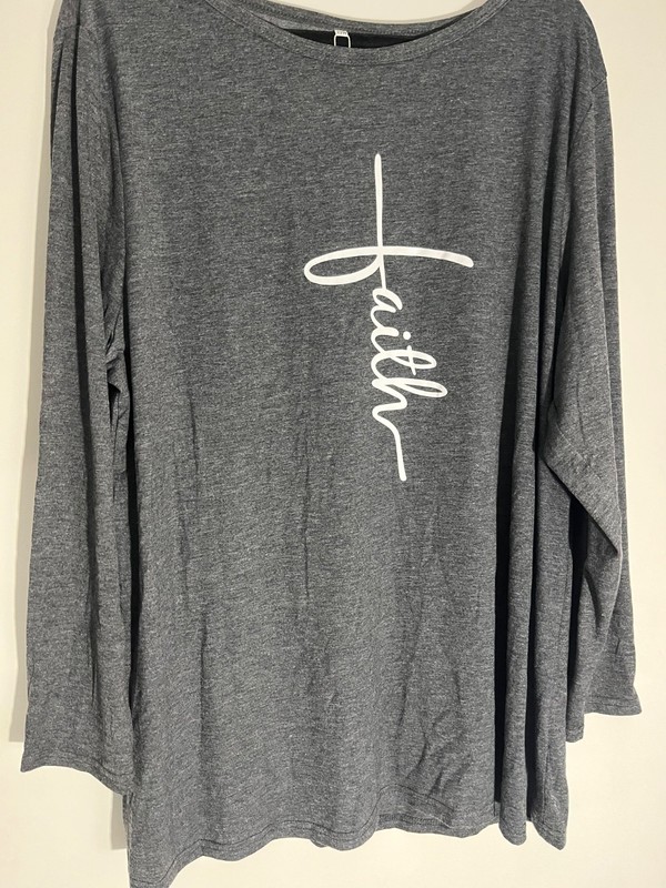 Rosriss women 22W gray ling sleeve top Faith stencil tunic length