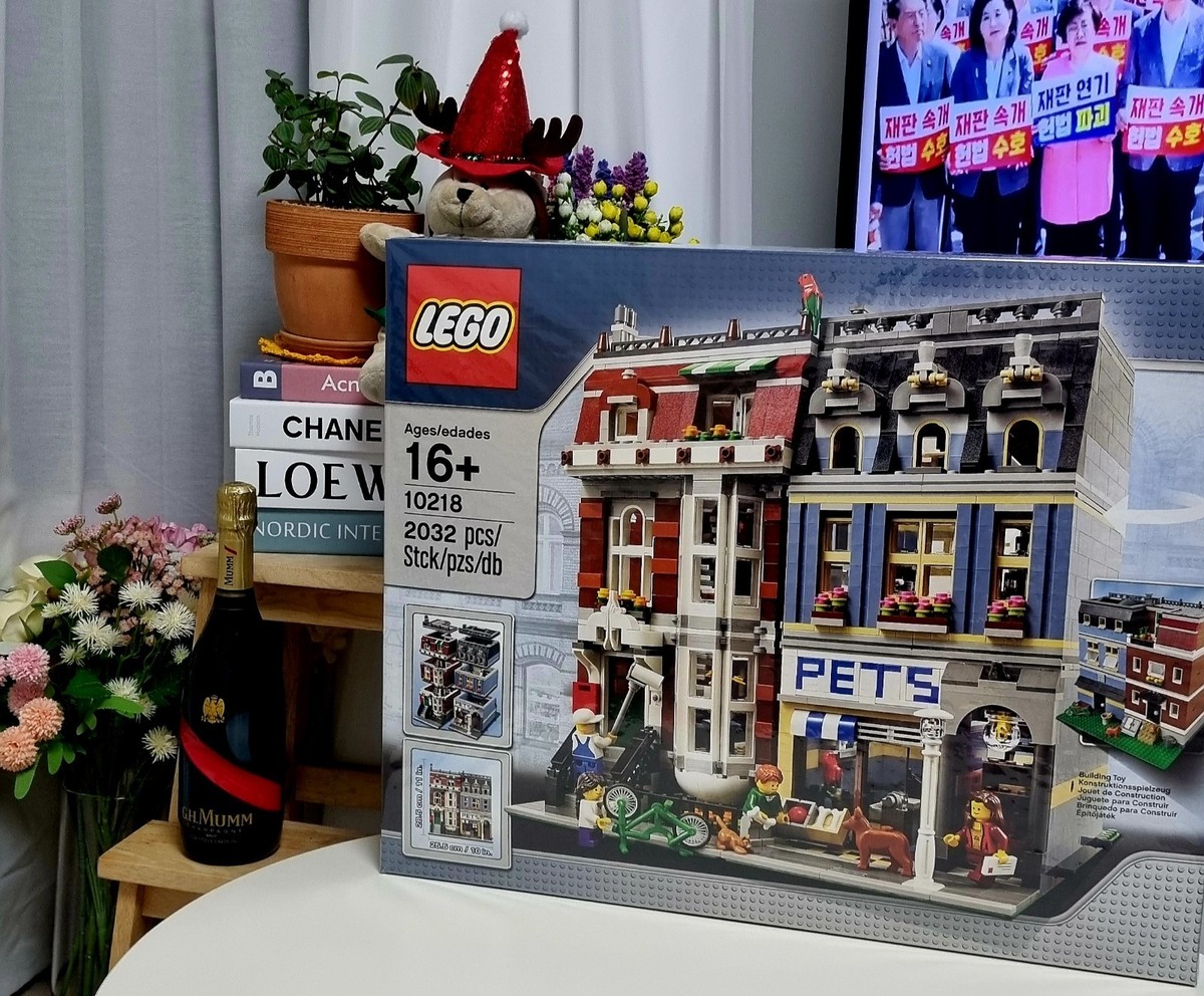 Lego Creator Expert 10218 Pet Shop Modular Building Retired New Factory  Sealed