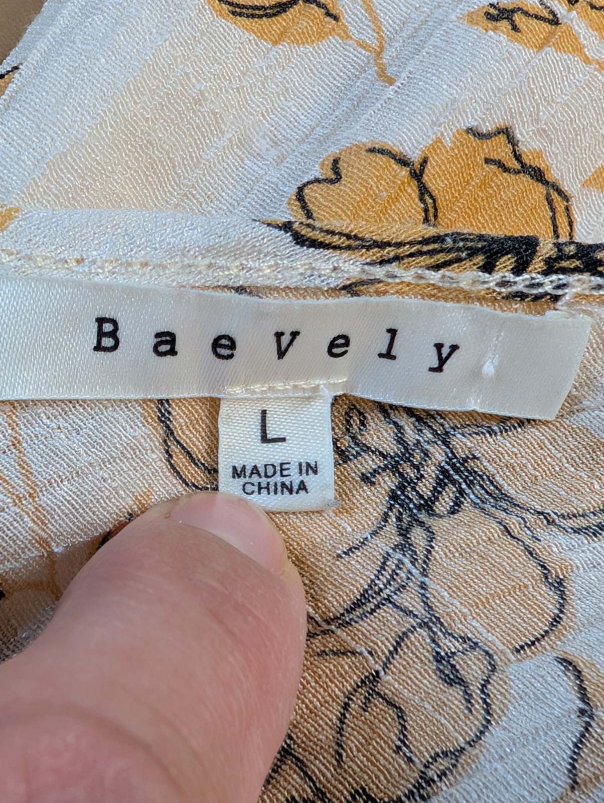 Baevely Mustard Floral Romper  Size  Large V-Neck Fully Lined Short Sleeve 