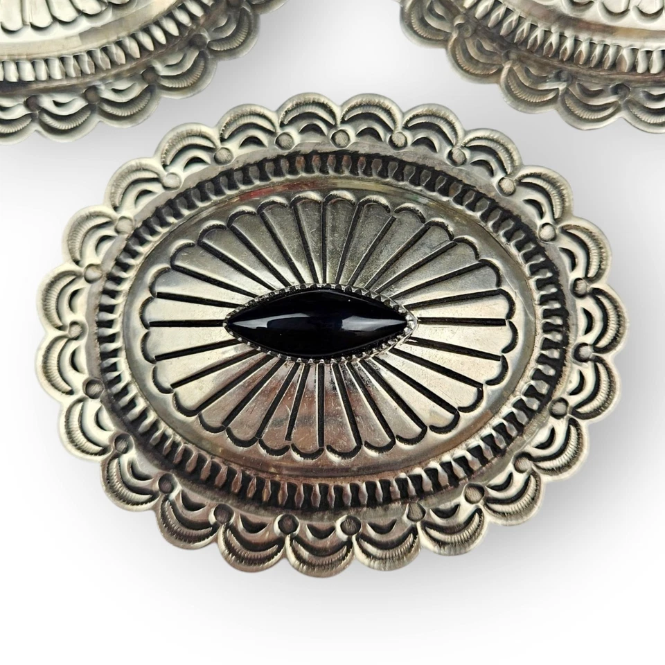 Juego de 3 diapositivas de cinturón Southwestern Concho estampadas níquel plata ovaladas de colección 3"    Foto 4 de 4