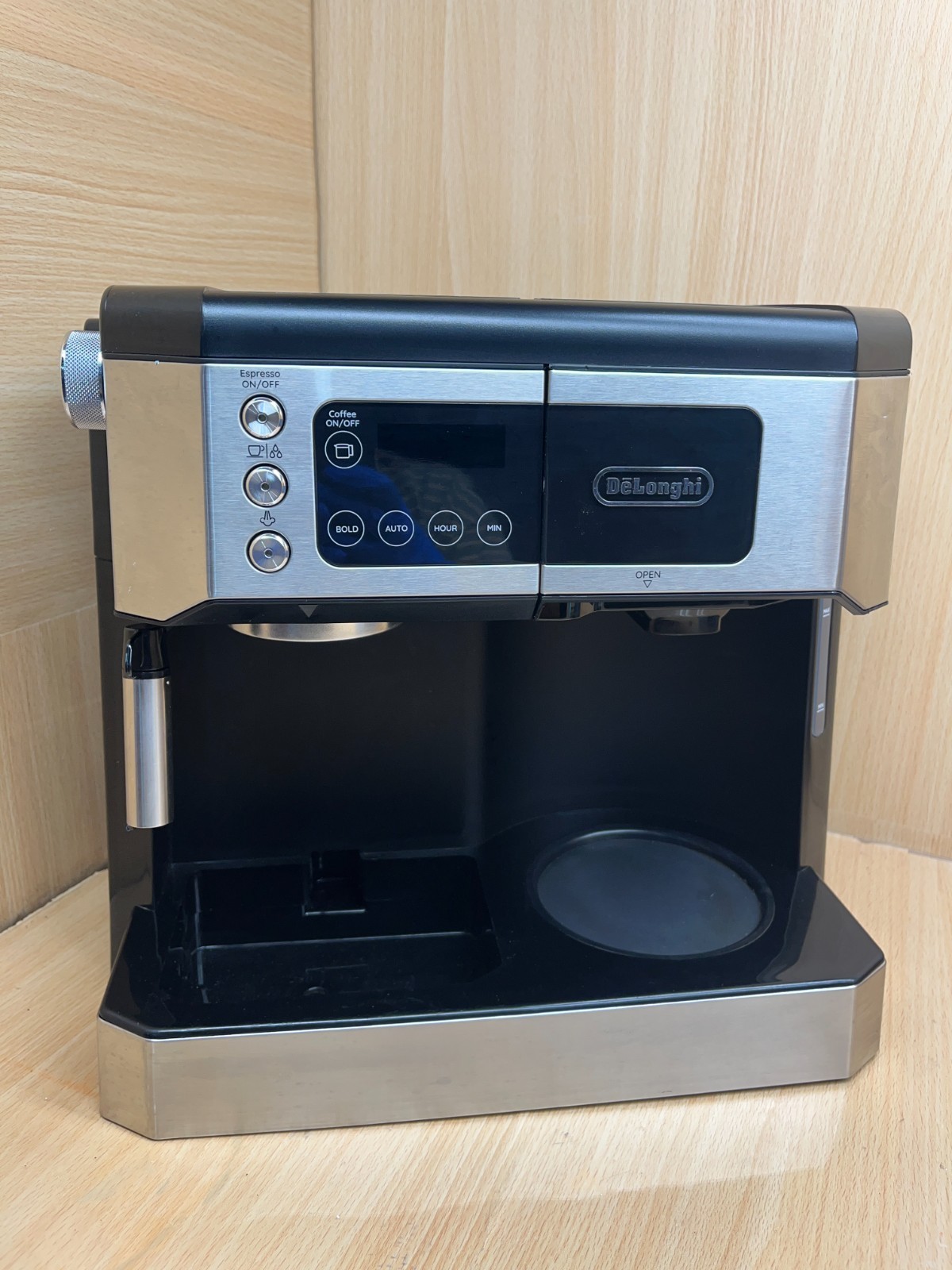 DeLonghi All-In-One Combination Coffee & Espresso Machine (#COM530M)- UNIT ONLY
