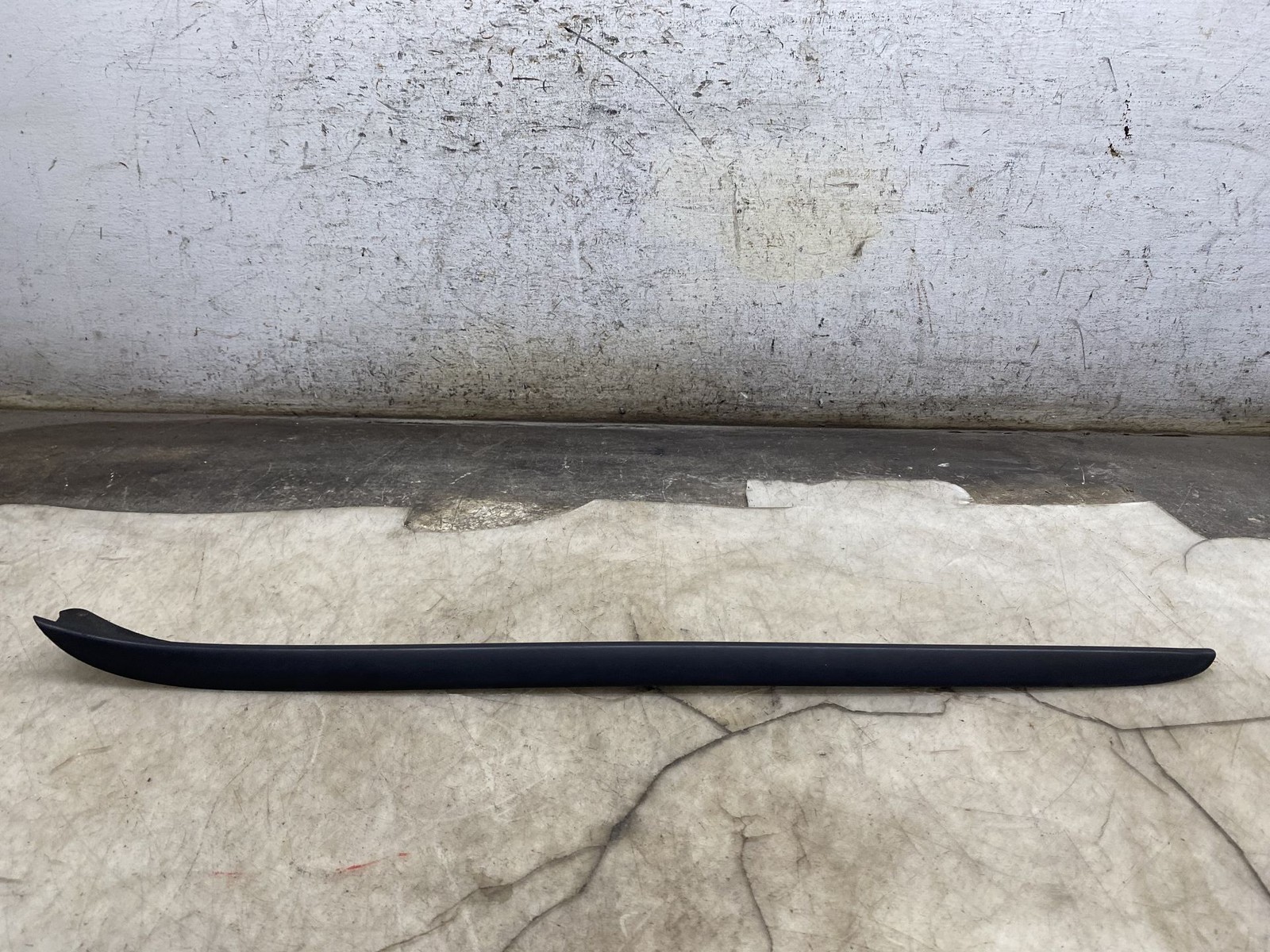 2016-2020 BENTLEY BENTAYGA FRONT RIGHT LEFT A PILLAR WINDSHIELD TRIM PANEL SET