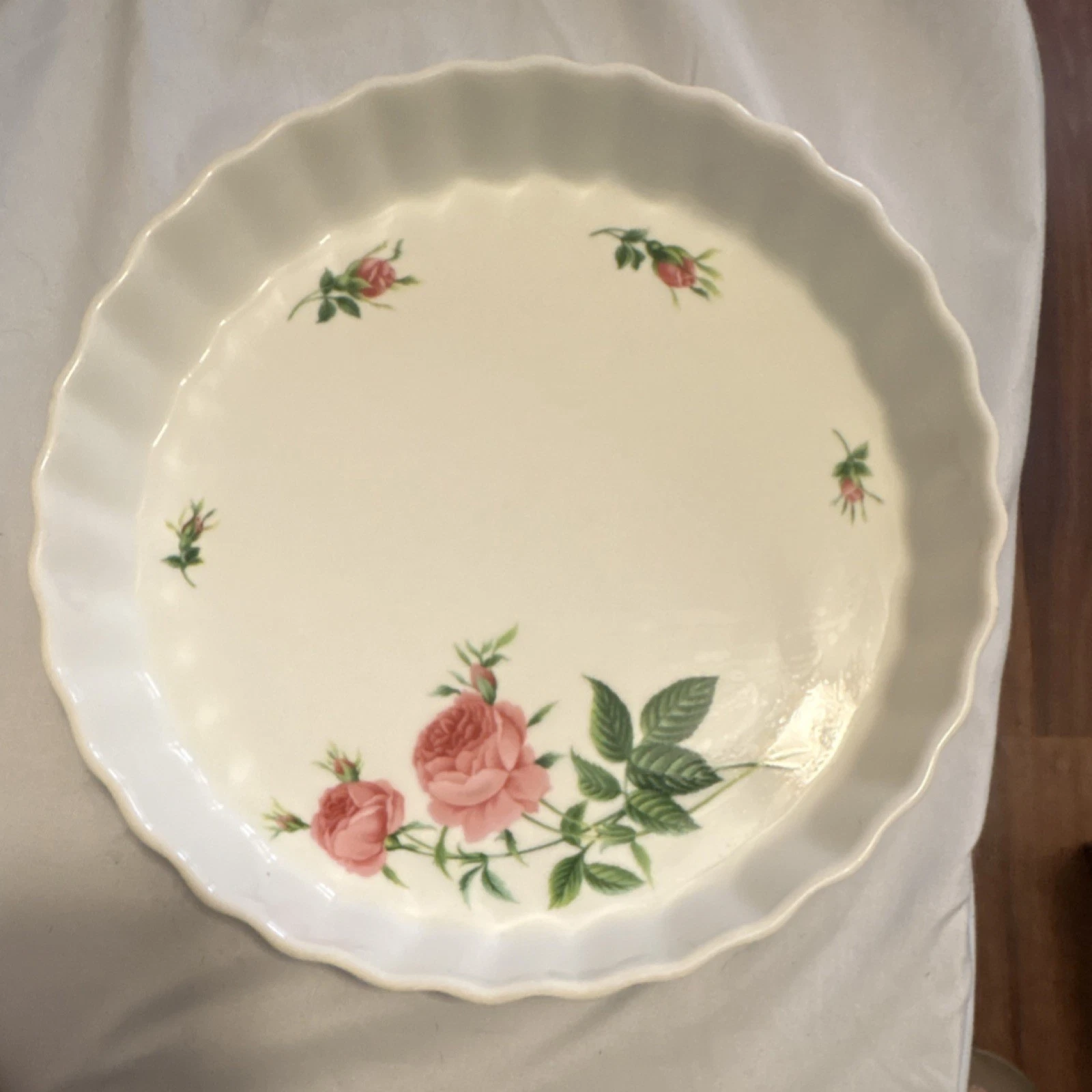 Christineholm Ceramic Floral Pie Dish Pink White Green Microwave Dishwasher Safe
Opens in a new wind