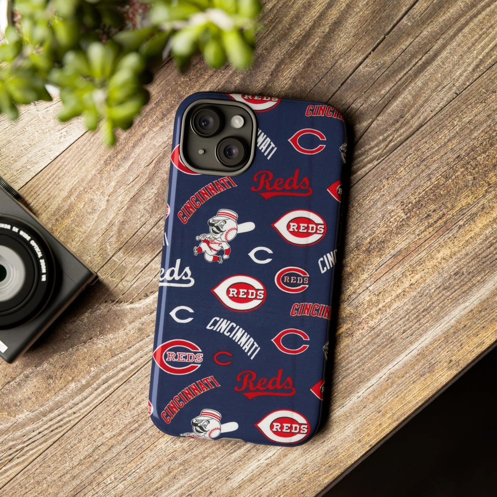 Cincinnati Reds Apple iPhone Cases