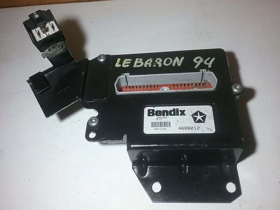 Chrysler LeBaron 1992-1995 módulo de control ABS 3,0 L 4688012 (M94) Foto 2 de 3
