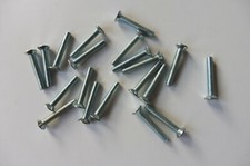 20 szt. Śruby z łbem stożkowym z rowkiem krzyżowym M4 x 30mm 