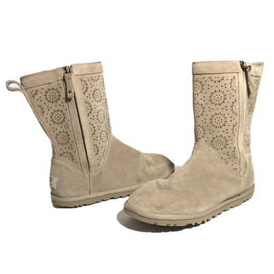 light tan uggs