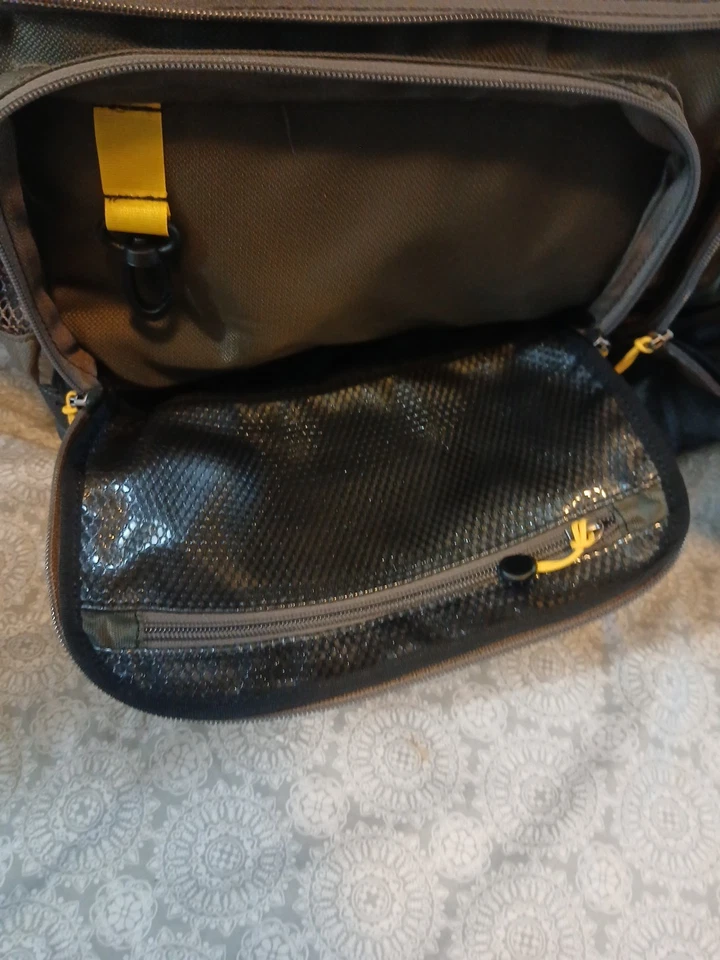 Bolsa para cámara Mountainsmith Heritage negra, lona, bolsa de cañón, Go Pro, equipaje Foto 4 de 4