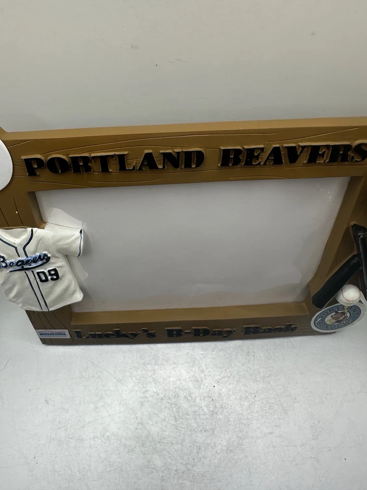 Marco de fotos mascota Portland Beavers Lucky the Beaver raro 8" ancho 6" alto Foto 4 de 4
