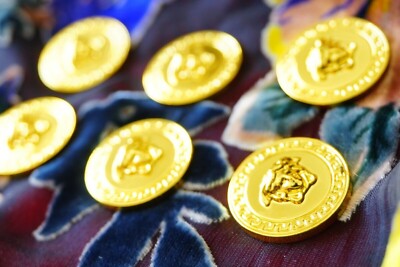 Lot of 6   Versace Buttons  size 22 mm 0,8 inch color gold