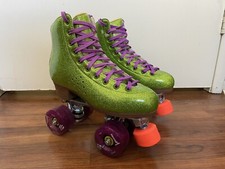 Glitter Green Roller Skates with Light-Up Wheels - Women  s 7