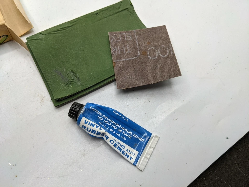 KIT DE REPARACIÓN DE PLÁSTICO O GOMA COGHLAN'S SPORTSMAN DE COLECCIÓN CAJA DE PUBLICIDAD GRÁFICOS Foto 4 de 4