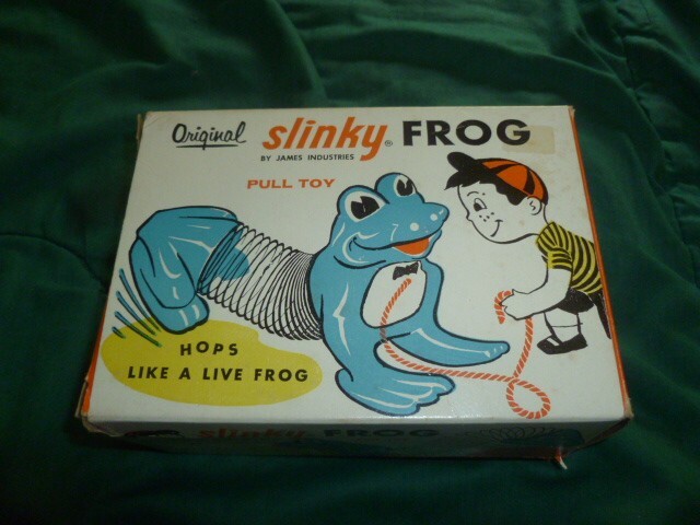 50S ERA FROG IT'S SLINKY A WONDERFUL TOY FROM JAMES INDUSTRIES IN ORIGINAL BOX