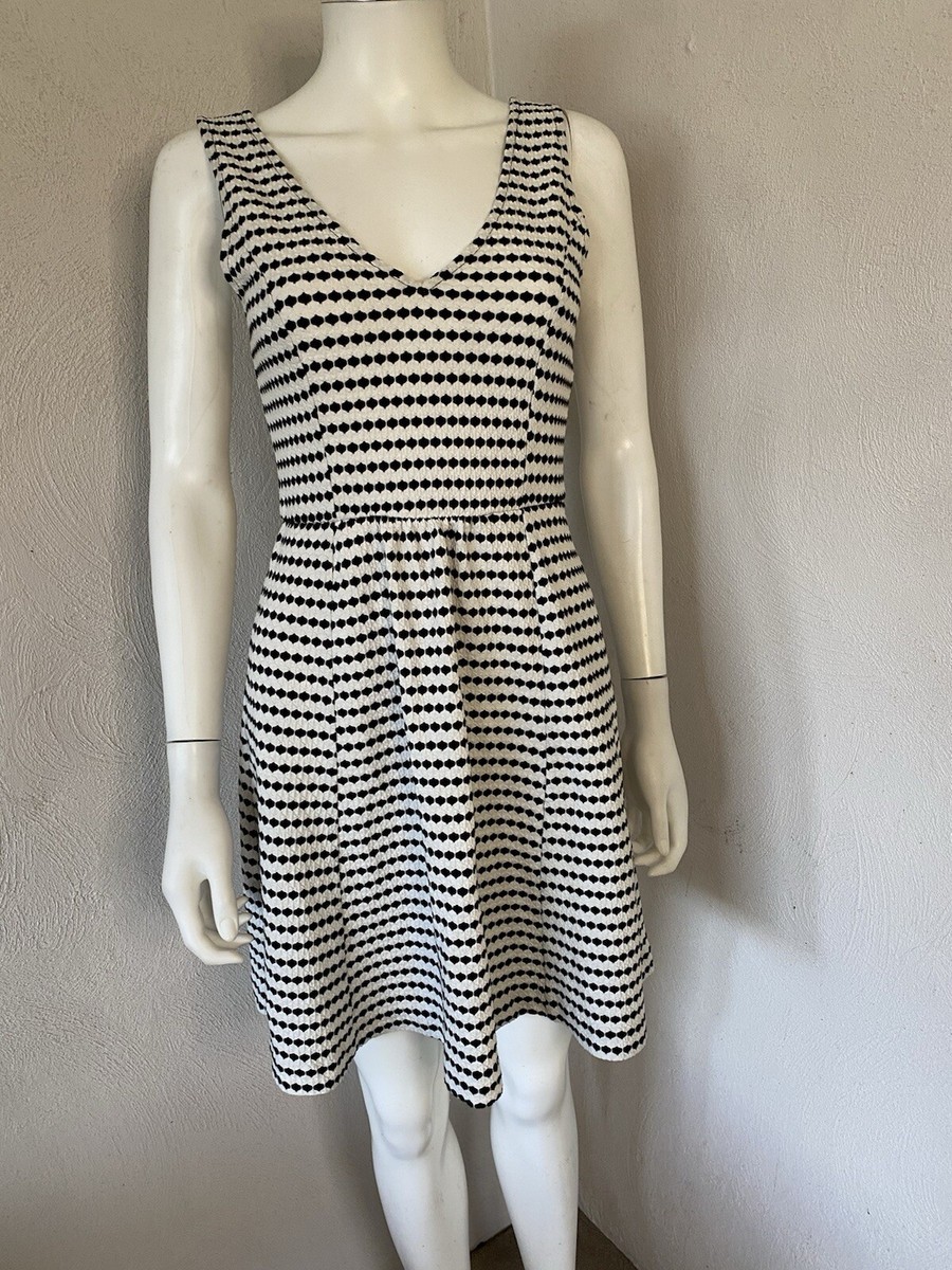 Maeve Anthropologie Cut-Out Textured Dress Sleeveless V-Neck Size 4 w/Pockets Maeve Anthropologie Cut-Out Textured Dress Sleeveless V-Neck Size 4 w/Pockets