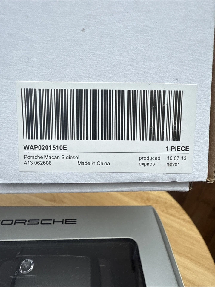 1/43 MINICHAMPS PORSCHE MACAN S DIÉSEL (EDICIÓN DISTRIBUIDOR, NUEVO) Foto 2 de 4