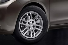 Genuine Nissan Center Cap 40342-AU511