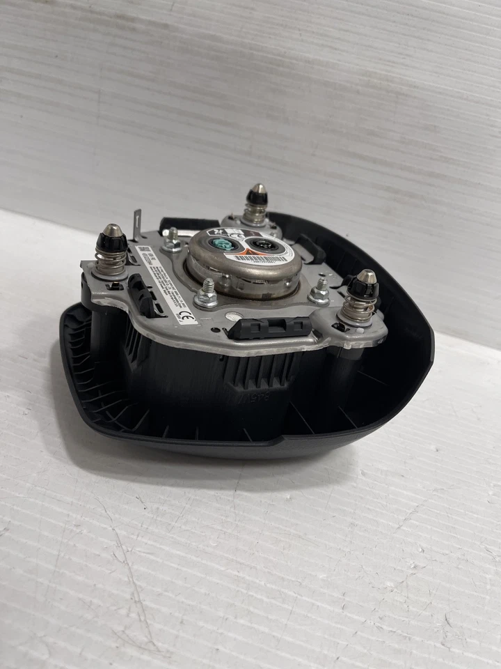 ✅ 2021-2023 TOYOTA SIENNA STEERING WHEEL AND DRIVER KNEE AIRBAG OEM✅ - Image 3 of 4