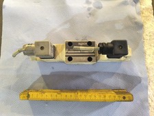 Bosch Hydraulikventil 4/3 Wegeventil 0 810 090 019