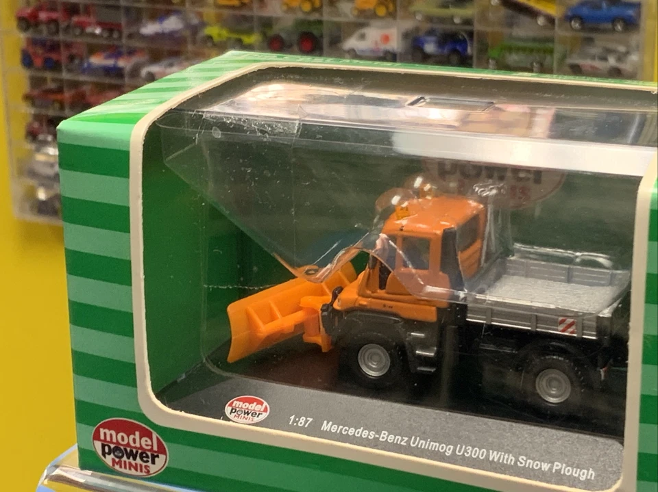 MODEL POWER  MERCEDES-BENZ UNIMOG U300 WITH SNOW PLOUGHING 1:87 NEW - Image 4 of 4